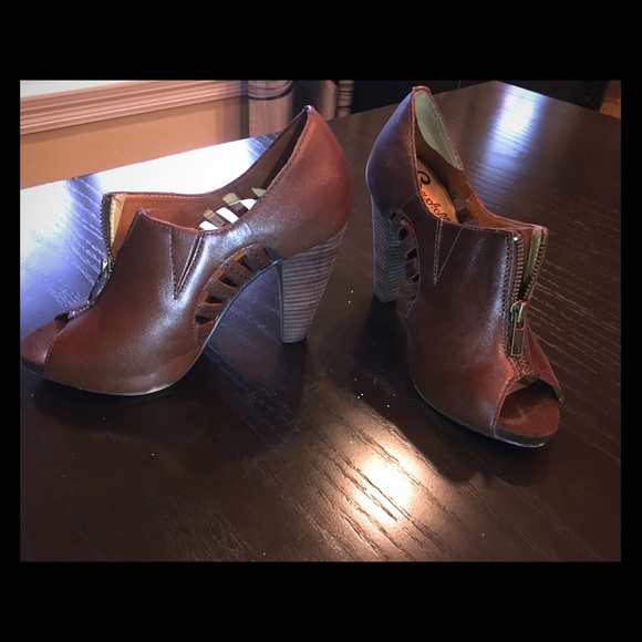 Seychelles Zip-up Bootie (Shoes) - Picture 1 of 6